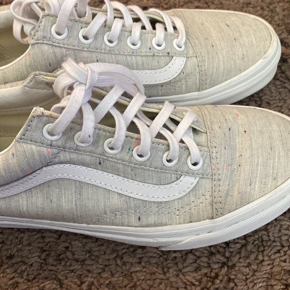 VANS - Picture 2 of 4